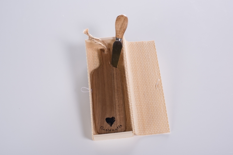 Utensili Cucina: Tagliere da cucina Cuorematto legno scuro cm26x37