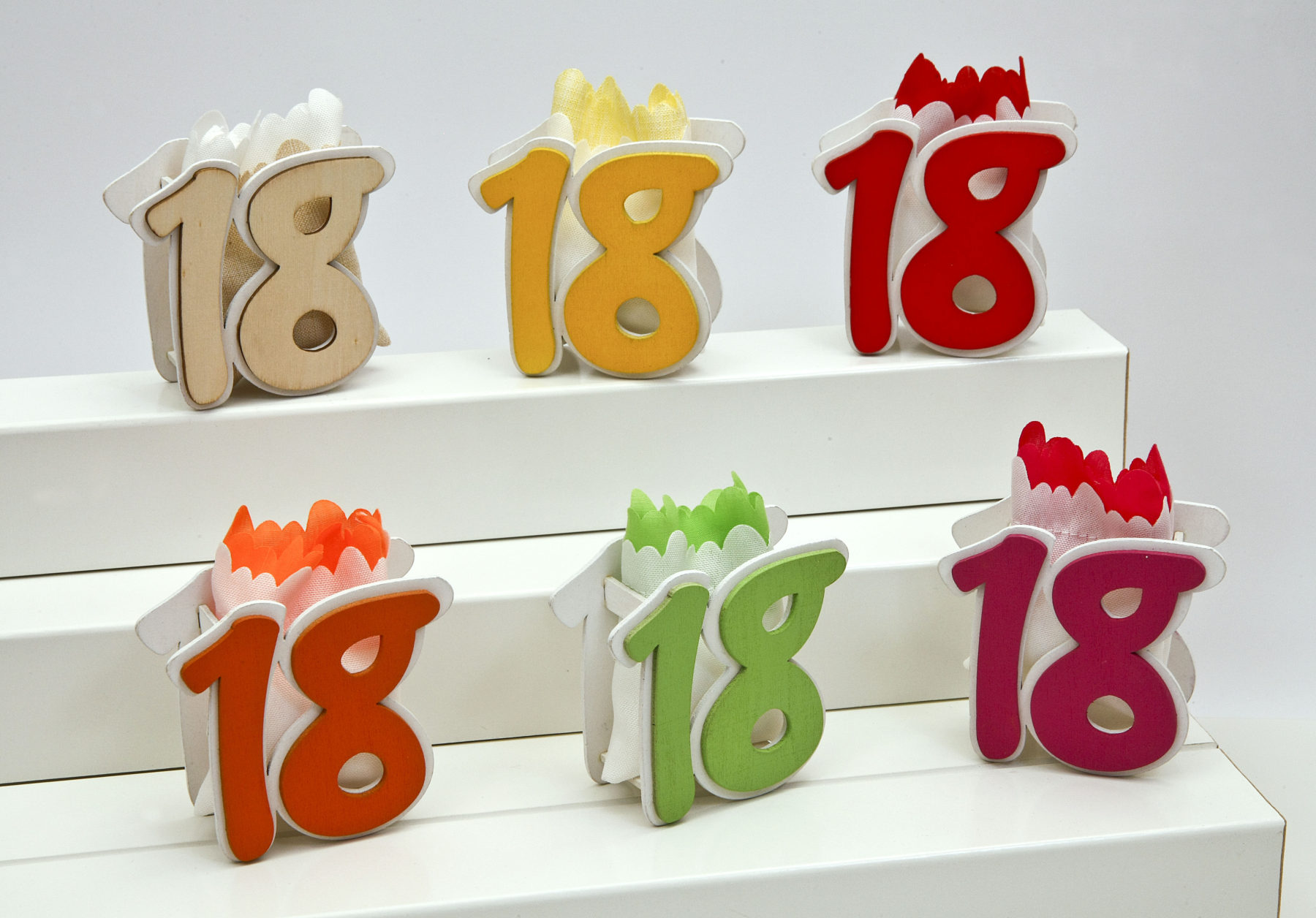 🌟🌟18 Anni 🌟🌟 Scatoline segnaposto per festeggiare il 18esimo Compleanno  💥 Un dolce ricordo da regalare ad amici e parenti 💝 #confettata  #confettidecorati - Dolci e Zucchero Party Design - Confetti Decorati e  Bomboniere